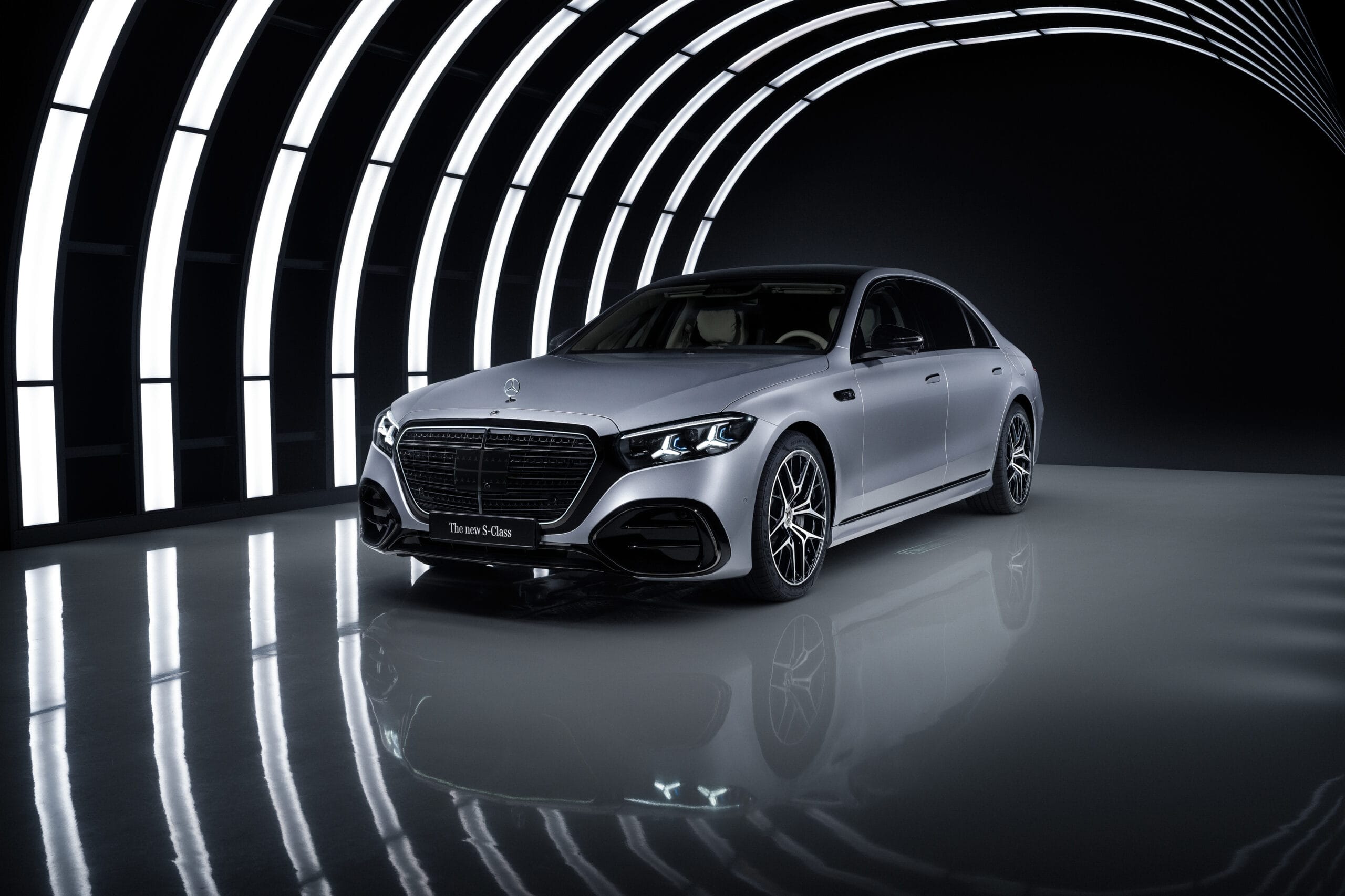 How Mercedes-Benz Is Redefining Luxury Driving - Voyage Immersive