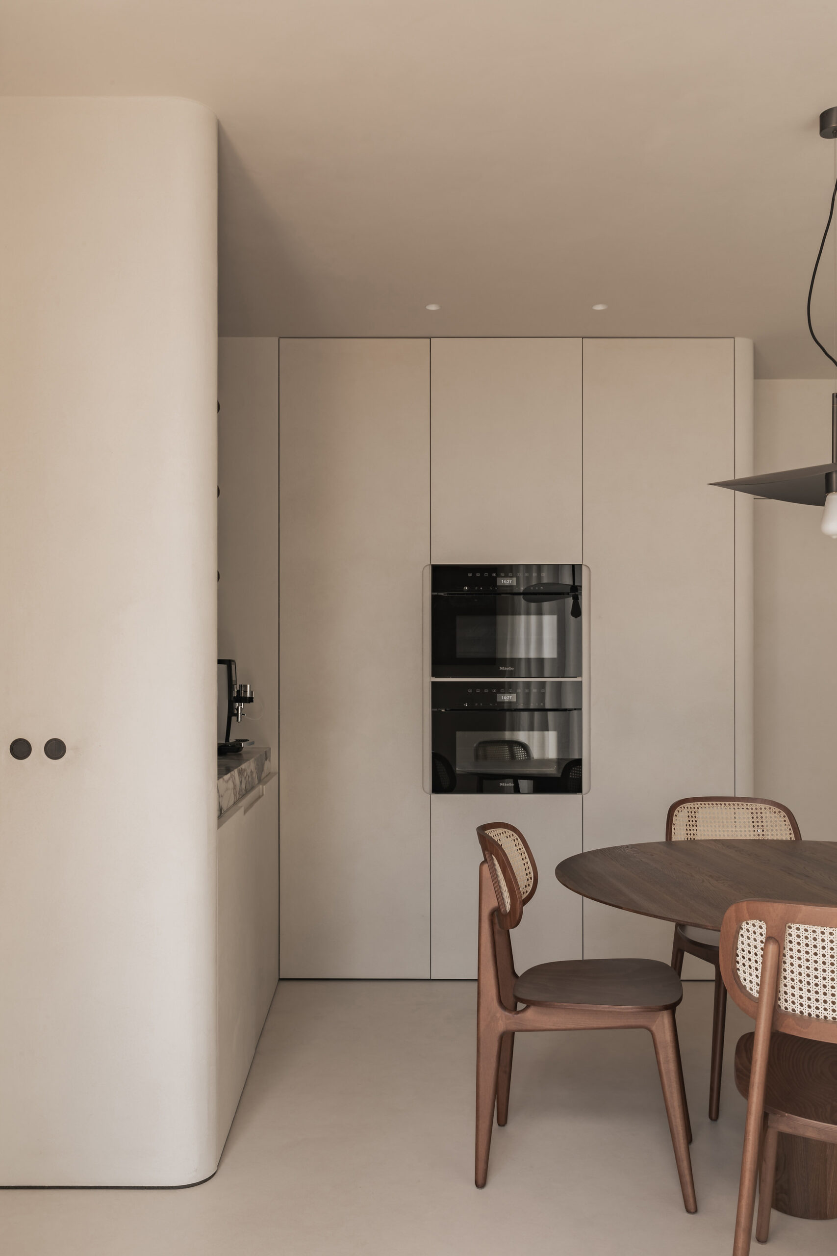 Laura Calleeuw: True Luxury Is Not About Excess 11 Bert Demasure LC woning web131 scaled