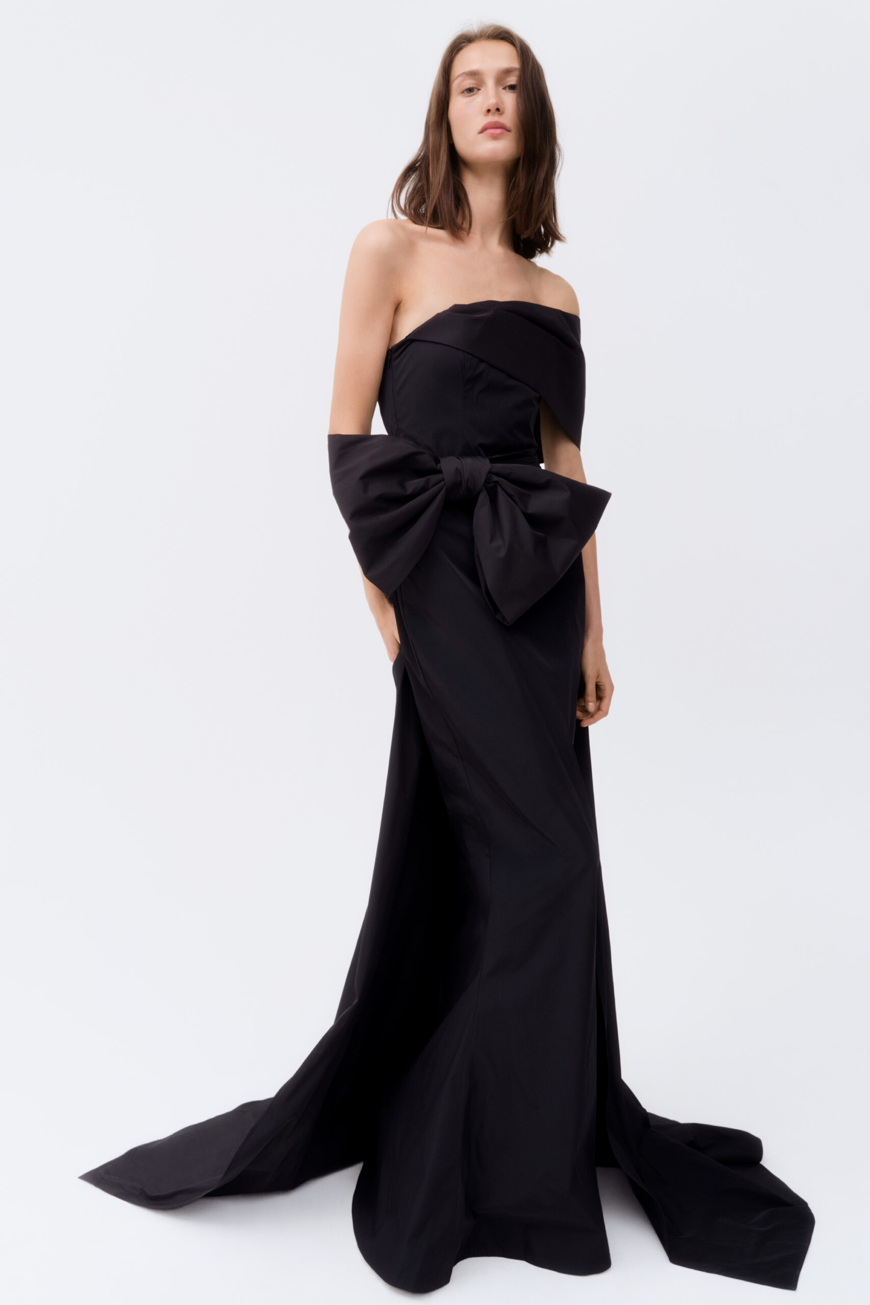 ELIE SAAB x H&M: Everything to Know Before 22 October 2 2024 ELIESAABHM Guest Designer PR Portrait Image 2×3 sRGB 300ppi 023 12983 scaled